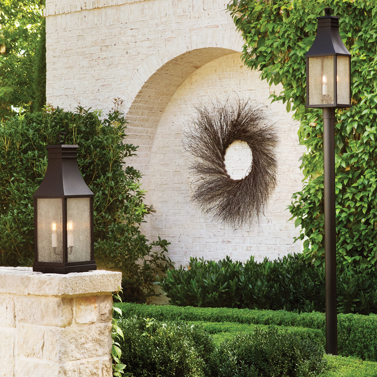 Beacon Hill 3L large pier mount lantern - 17461MB