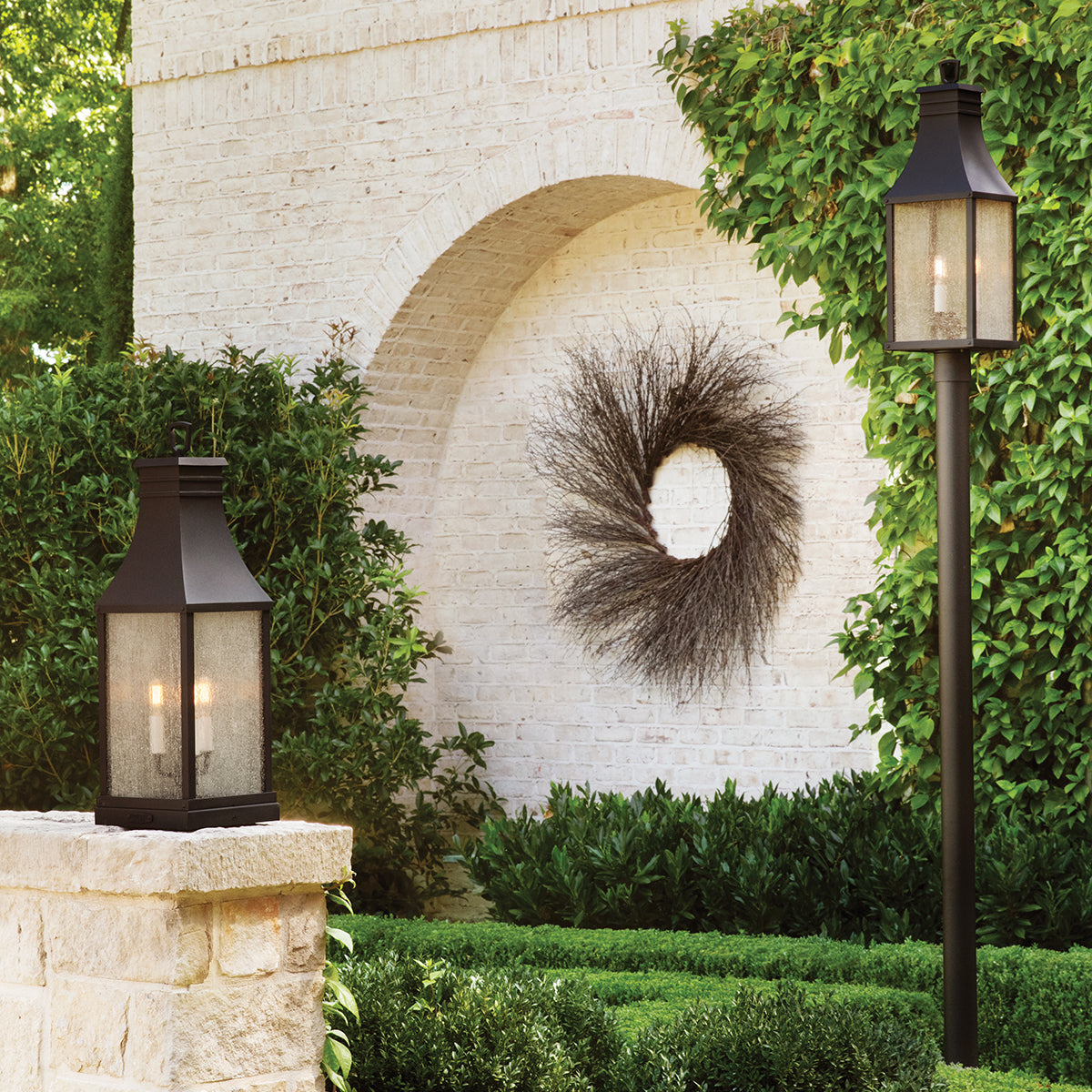 Beacon Hill 4L outdoor wall lantern - 17468MB